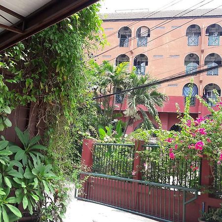 Baankhunmae Apartment Μπανγκόκ Εξωτερικό φωτογραφία